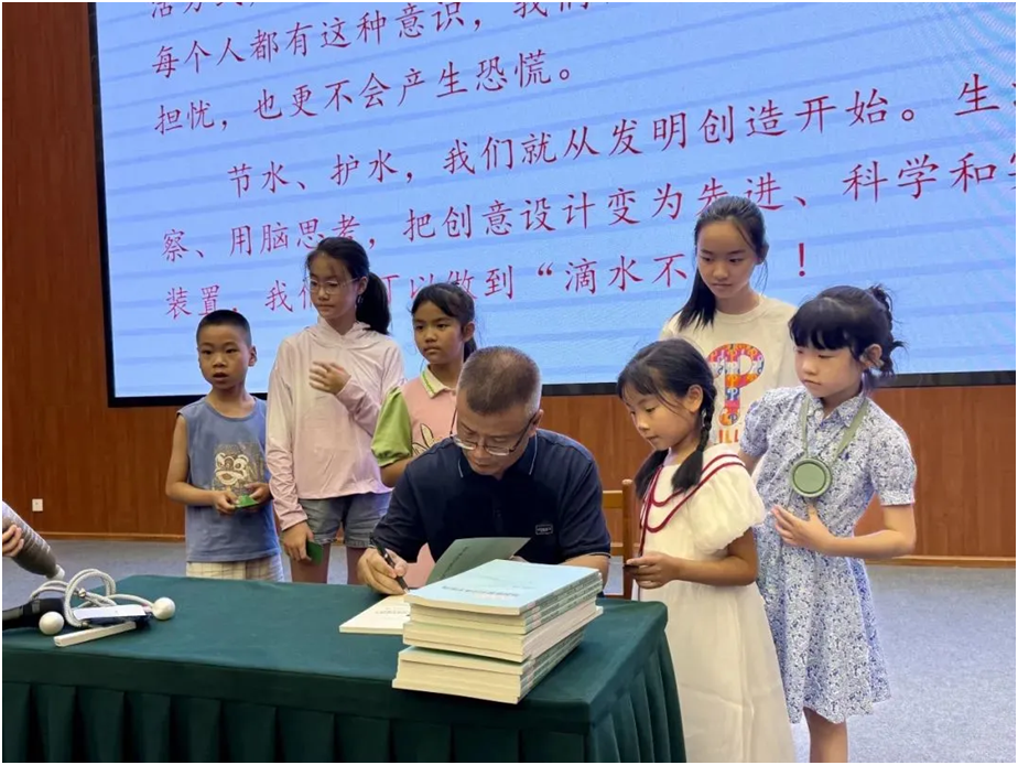 20250919\8648b9f9a32404ff2abfd4985f6aeed8.png 8648b9f9a32404ff2abfd4985f6aeed8.png